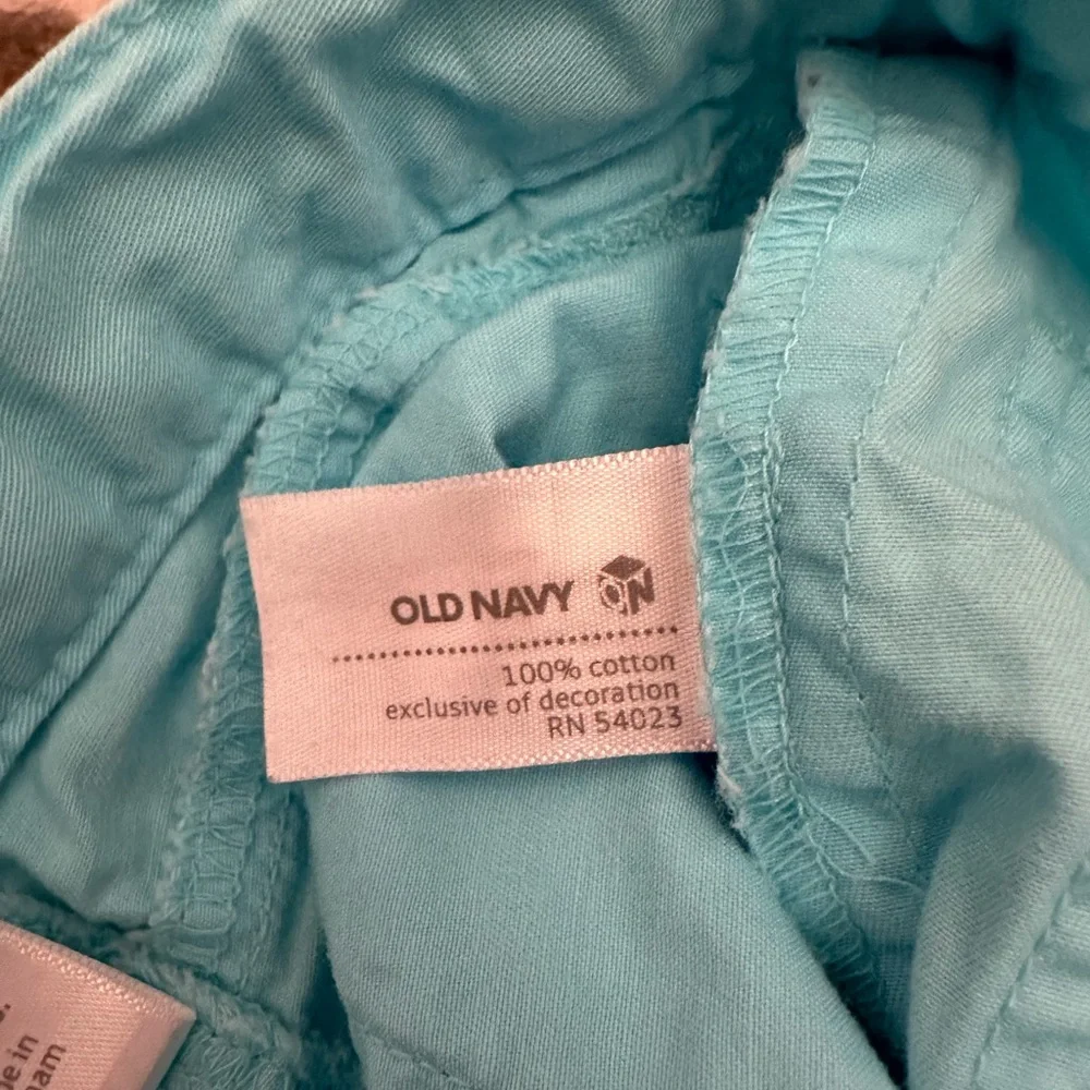 Old Navy Shorts in Blue Size 4T